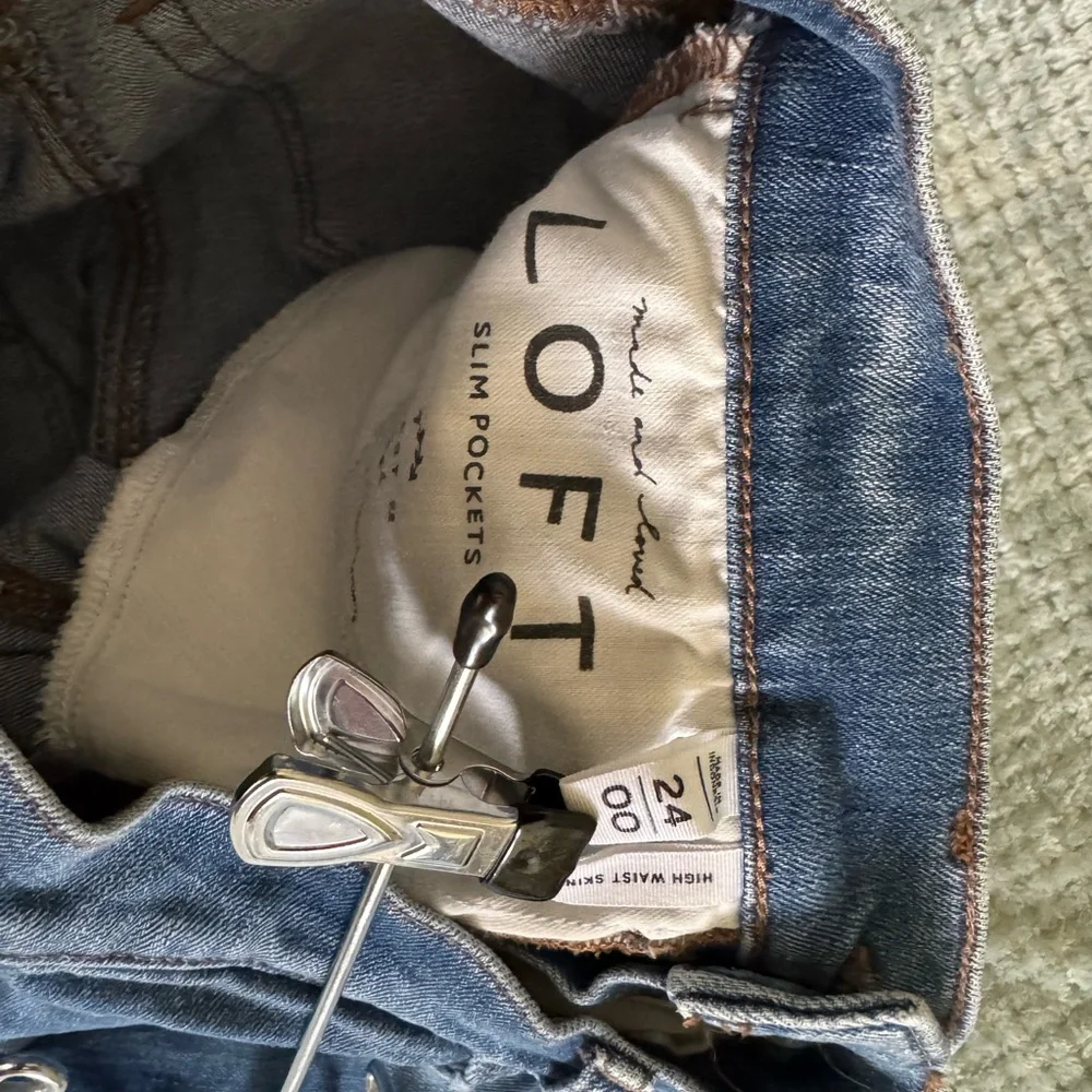 $5/15 Loft skinny jeans - Picture 2 of 5